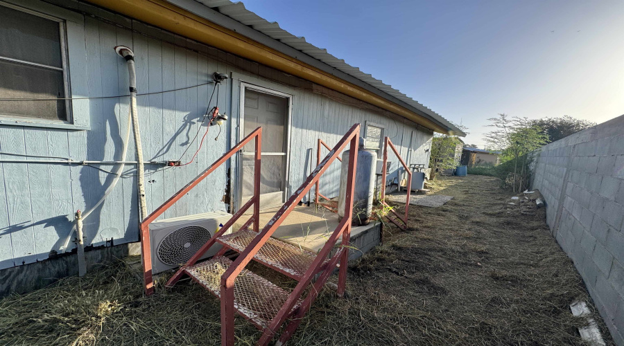2206 Hidalgo Blvd., ZAPATA, Texas 78076, 3 Bedrooms Bedrooms, 5 Rooms Rooms,1 BathroomBathrooms,Residential,For Sale,2206 Hidalgo Blvd.,20263338