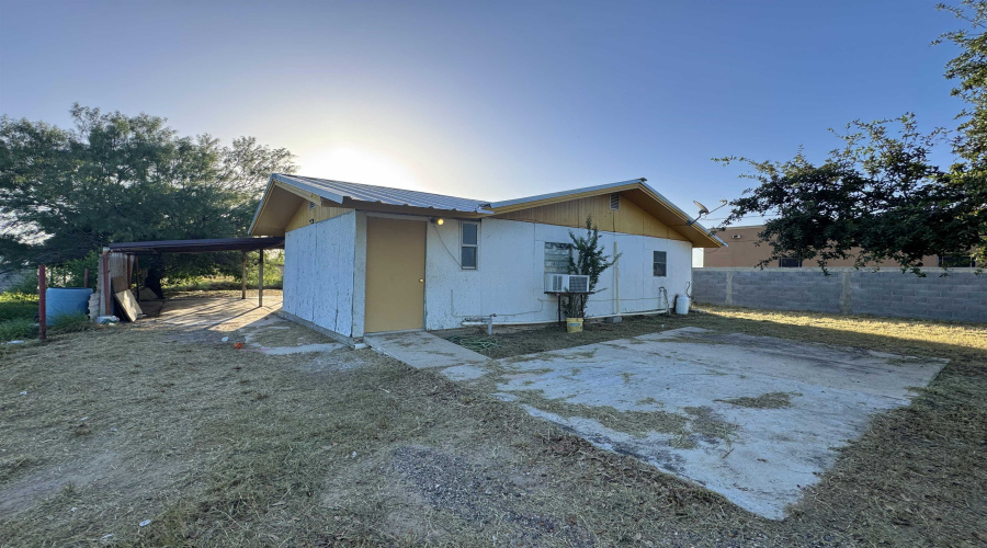 2206 Hidalgo Blvd., ZAPATA, Texas 78076, 3 Bedrooms Bedrooms, 5 Rooms Rooms,1 BathroomBathrooms,Residential,For Sale,2206 Hidalgo Blvd.,20263338