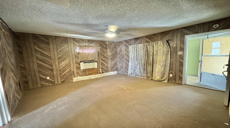 2206 Hidalgo Blvd., ZAPATA, Texas 78076, 3 Bedrooms Bedrooms, 5 Rooms Rooms,1 BathroomBathrooms,Residential,For Sale,2206 Hidalgo Blvd.,20263338