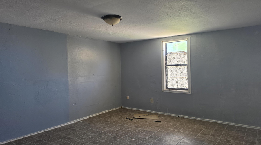 211 Iturbide St, Laredo, Texas 78040, ,Multi-family,For Sale,211 Iturbide St,20263343