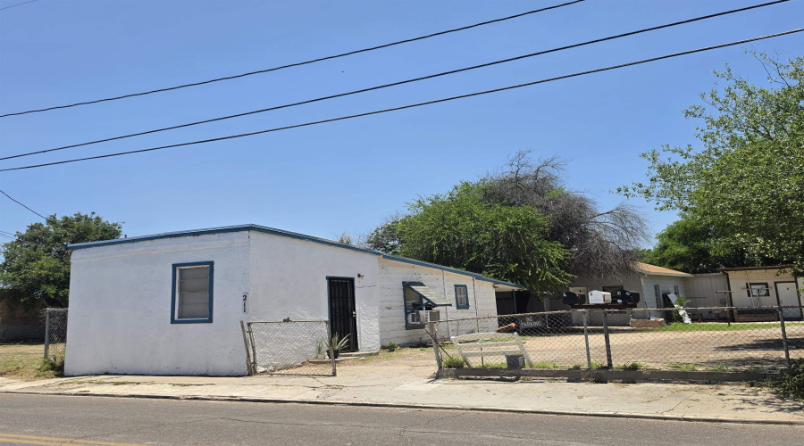 211 Iturbide St, Laredo, Texas 78040, ,Multi-family,For Sale,211 Iturbide St,20263343