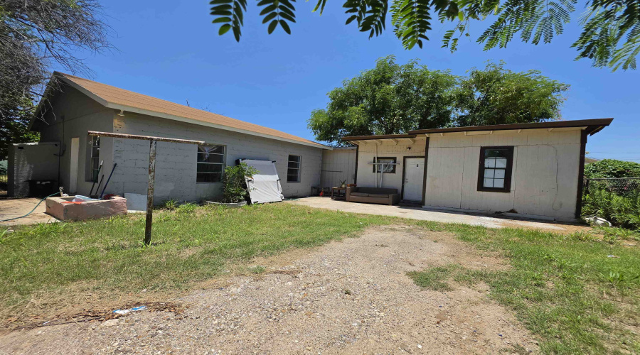211 Iturbide St, Laredo, Texas 78040, ,Multi-family,For Sale,211 Iturbide St,20263343