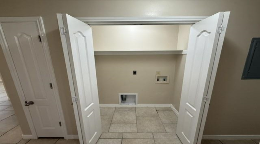 2720 Camelot Dr, Laredo, Texas 78041, 1 Bedroom Bedrooms, 3 Rooms Rooms,2 BathroomsBathrooms,Residential,For Rent,2720 Camelot Dr,20263340