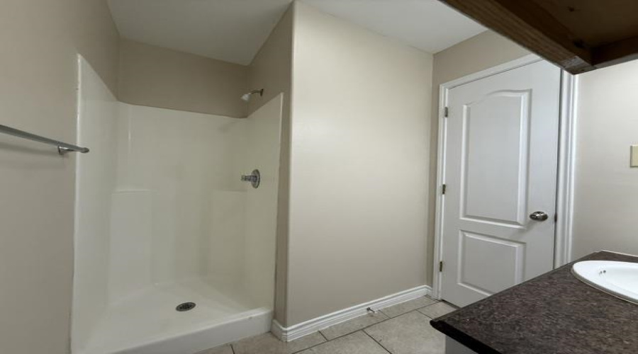 2720 Camelot Dr, Laredo, Texas 78041, 1 Bedroom Bedrooms, 3 Rooms Rooms,2 BathroomsBathrooms,Residential,For Rent,2720 Camelot Dr,20263340