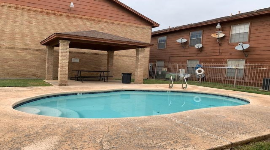 9802 Cantera Ct, LAREDO, Texas 78045, 2 Bedrooms Bedrooms, 4 Rooms Rooms,2 BathroomsBathrooms,Residential,For Rent,9802 Cantera Ct,20263341