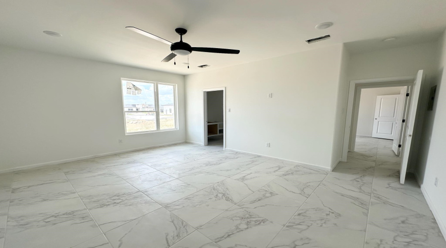 1636 Secretaria Ln., Laredo, Texas 78046, 3 Bedrooms Bedrooms, 5 Rooms Rooms,2 BathroomsBathrooms,Residential,For Sale,1636 Secretaria Ln.,20263342