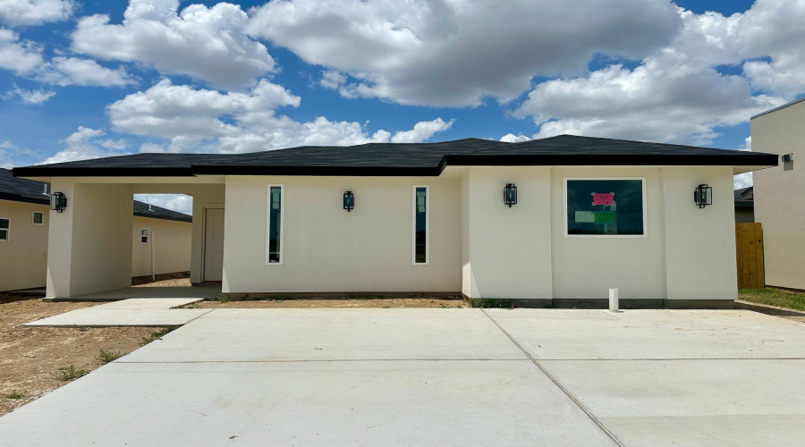 1636 Secretaria Ln., Laredo, Texas 78046, 3 Bedrooms Bedrooms, 5 Rooms Rooms,2 BathroomsBathrooms,Residential,For Sale,1636 Secretaria Ln.,20263342