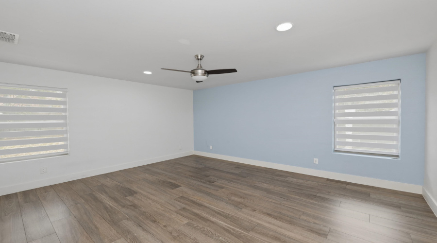 1147 Quail Hollow Lp, Laredo, Texas 78045, 4 Bedrooms Bedrooms, 8 Rooms Rooms,3 BathroomsBathrooms,Residential,For Sale,1147 Quail Hollow Lp,20263345