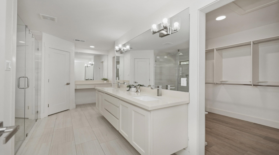1147 Quail Hollow Lp, Laredo, Texas 78045, 4 Bedrooms Bedrooms, 8 Rooms Rooms,3 BathroomsBathrooms,Residential,For Sale,1147 Quail Hollow Lp,20263345