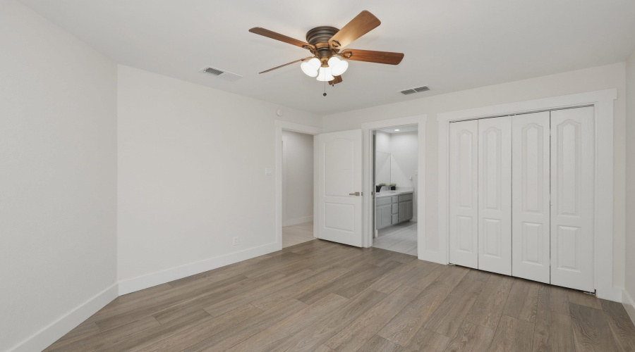 1147 Quail Hollow Lp, Laredo, Texas 78045, 4 Bedrooms Bedrooms, 8 Rooms Rooms,3 BathroomsBathrooms,Residential,For Sale,1147 Quail Hollow Lp,20263345
