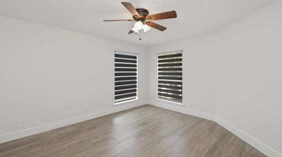 1147 Quail Hollow Lp, Laredo, Texas 78045, 4 Bedrooms Bedrooms, 8 Rooms Rooms,3 BathroomsBathrooms,Residential,For Sale,1147 Quail Hollow Lp,20263345