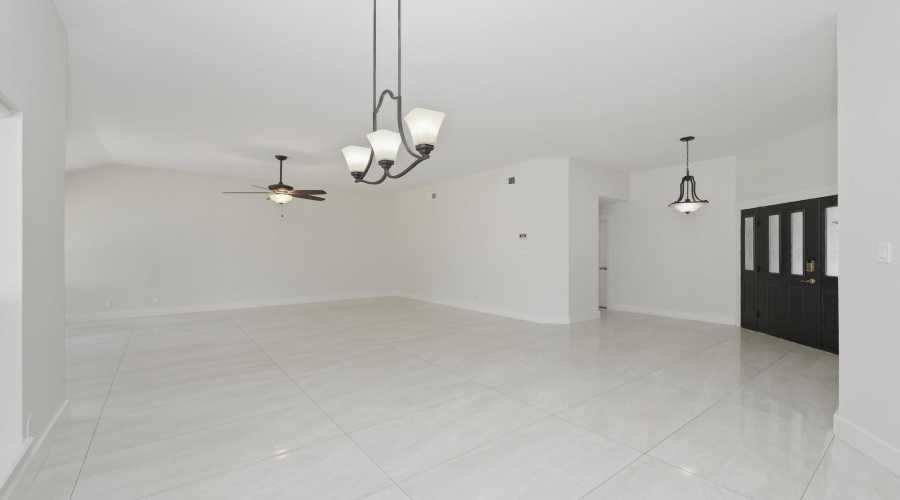 1147 Quail Hollow Lp, Laredo, Texas 78045, 4 Bedrooms Bedrooms, 8 Rooms Rooms,3 BathroomsBathrooms,Residential,For Sale,1147 Quail Hollow Lp,20263345