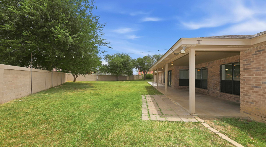 1147 Quail Hollow Lp, Laredo, Texas 78045, 4 Bedrooms Bedrooms, 8 Rooms Rooms,3 BathroomsBathrooms,Residential,For Sale,1147 Quail Hollow Lp,20263345