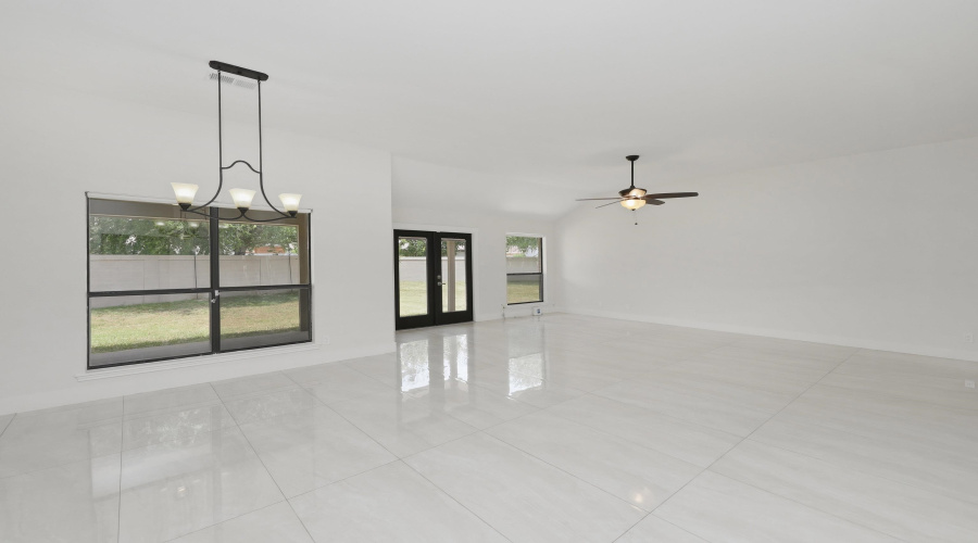 1147 Quail Hollow Lp, Laredo, Texas 78045, 4 Bedrooms Bedrooms, 8 Rooms Rooms,3 BathroomsBathrooms,Residential,For Sale,1147 Quail Hollow Lp,20263345