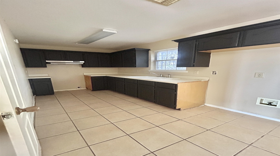 301 Lily Ln, Laredo, Texas 78046, 3 Bedrooms Bedrooms, 6 Rooms Rooms,2 BathroomsBathrooms,Residential,For Rent,301 Lily Ln,20263348
