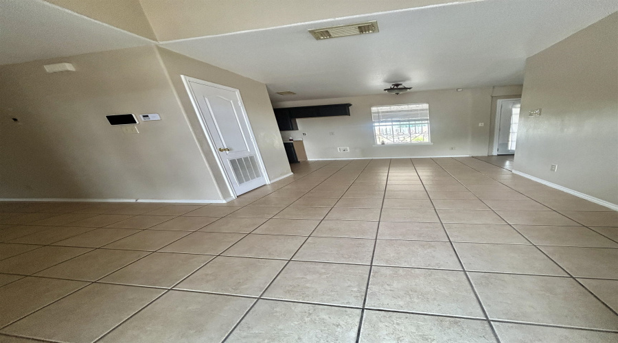 301 Lily Ln, Laredo, Texas 78046, 3 Bedrooms Bedrooms, 6 Rooms Rooms,2 BathroomsBathrooms,Residential,For Rent,301 Lily Ln,20263348