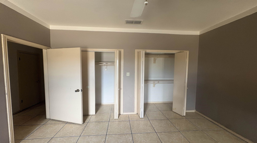 4419 Springfield Ave, Laredo, Texas 78041, 2 Bedrooms Bedrooms, 3 Rooms Rooms,1 BathroomBathrooms,Residential,For Rent,4419 Springfield Ave,20263349