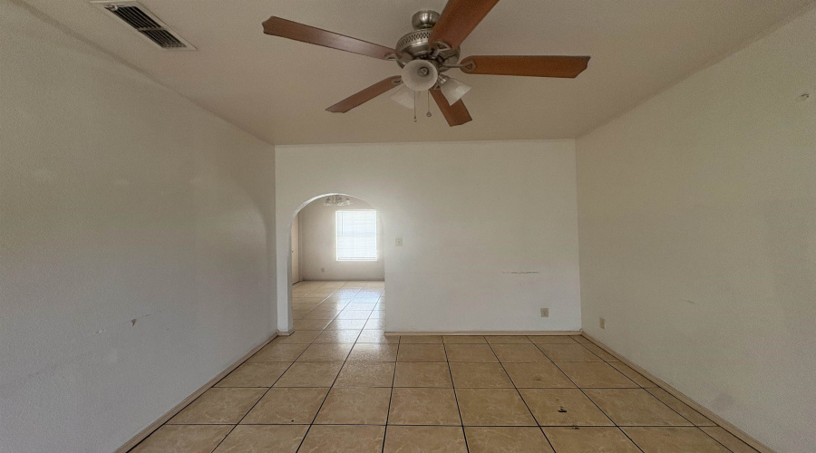 4419 Springfield Ave, Laredo, Texas 78041, 2 Bedrooms Bedrooms, 3 Rooms Rooms,1 BathroomBathrooms,Residential,For Rent,4419 Springfield Ave,20263349