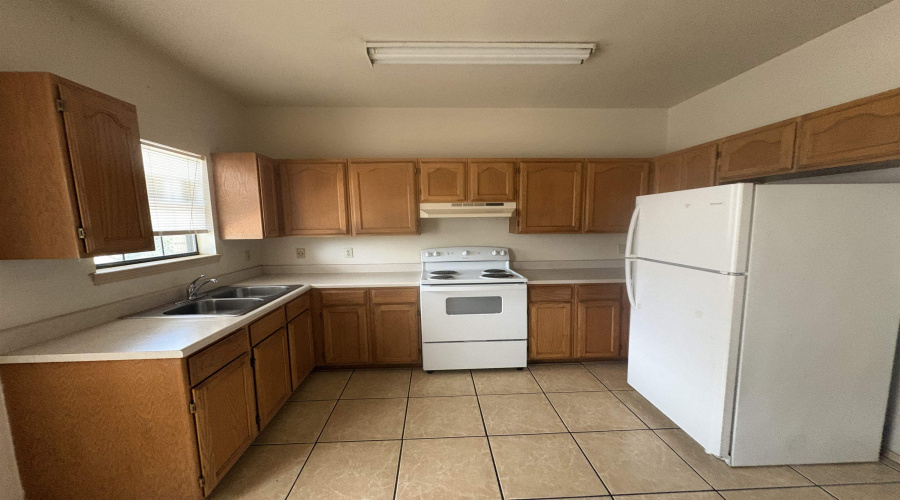 4419 Springfield Ave, Laredo, Texas 78041, 2 Bedrooms Bedrooms, 3 Rooms Rooms,1 BathroomBathrooms,Residential,For Rent,4419 Springfield Ave,20263349