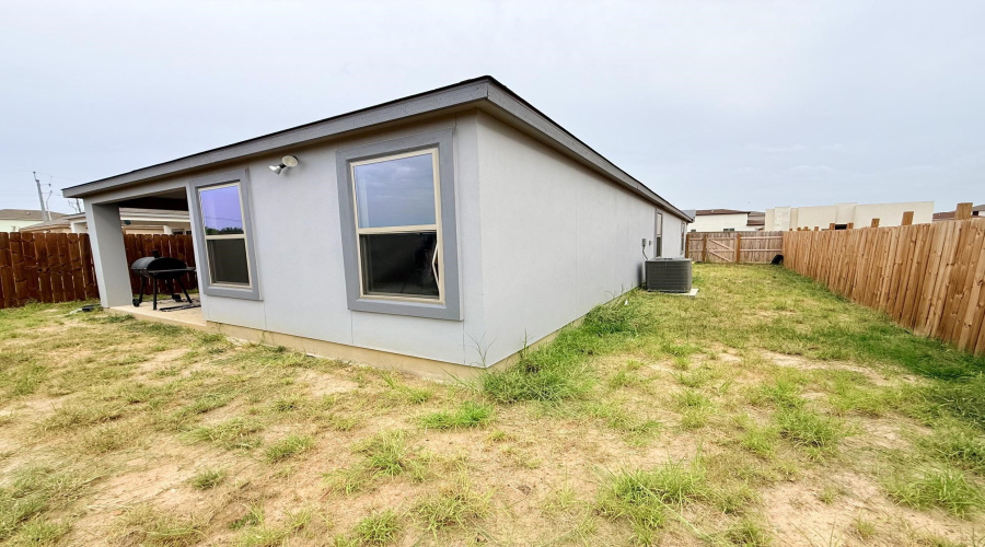 508 Concepcion, Laredo, Texas 78045, 3 Bedrooms Bedrooms, 6 Rooms Rooms,2 BathroomsBathrooms,Residential,For Sale,508 Concepcion,20263350