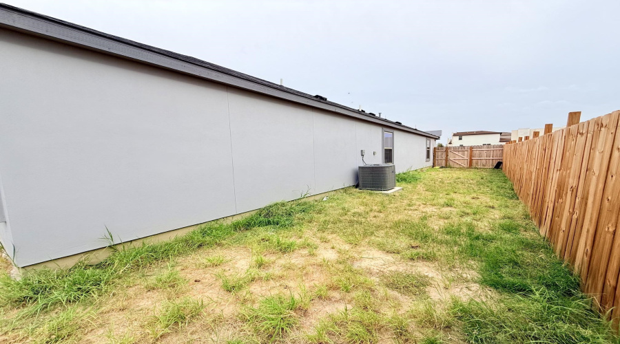 508 Concepcion, Laredo, Texas 78045, 3 Bedrooms Bedrooms, 6 Rooms Rooms,2 BathroomsBathrooms,Residential,For Sale,508 Concepcion,20263350