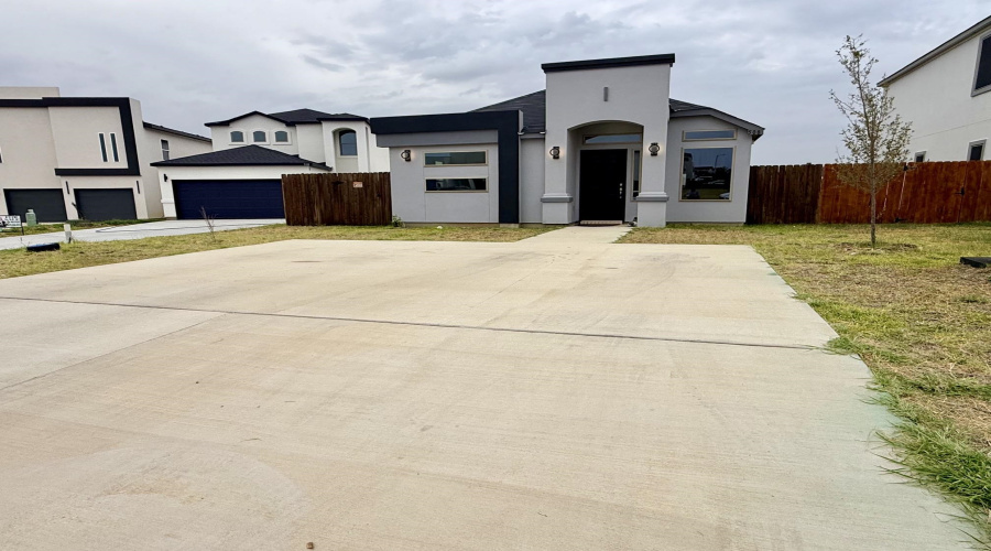 508 Concepcion, Laredo, Texas 78045, 3 Bedrooms Bedrooms, 6 Rooms Rooms,2 BathroomsBathrooms,Residential,For Sale,508 Concepcion,20263350