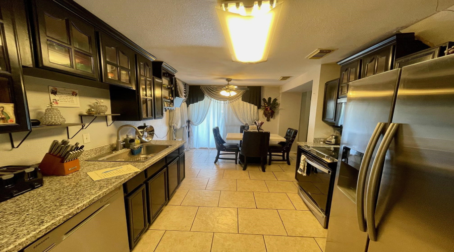 3012 St Isaac Lp, laredo, Texas 78046, 6 Bedrooms Bedrooms, 7 Rooms Rooms,3 BathroomsBathrooms,Residential,For Sale,3012 St Isaac Lp,20263351