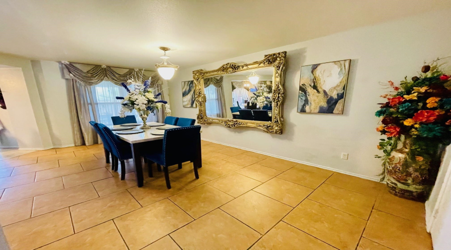 3012 St Isaac Lp, laredo, Texas 78046, 6 Bedrooms Bedrooms, 7 Rooms Rooms,3 BathroomsBathrooms,Residential,For Sale,3012 St Isaac Lp,20263351
