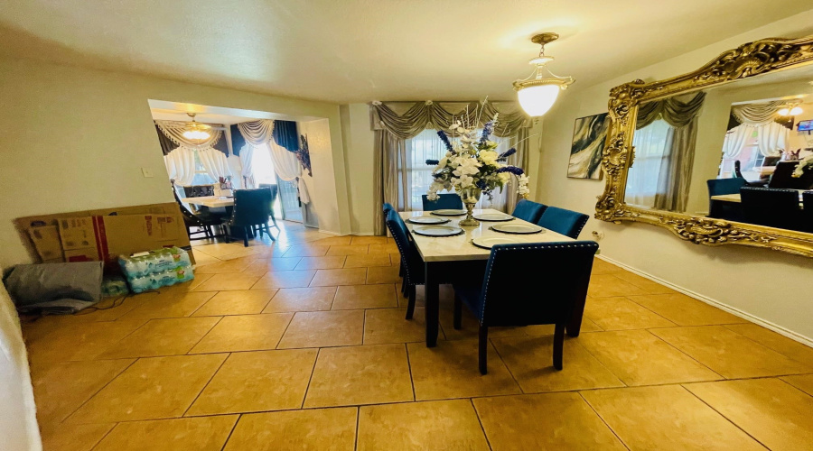 3012 St Isaac Lp, laredo, Texas 78046, 6 Bedrooms Bedrooms, 7 Rooms Rooms,3 BathroomsBathrooms,Residential,For Sale,3012 St Isaac Lp,20263351