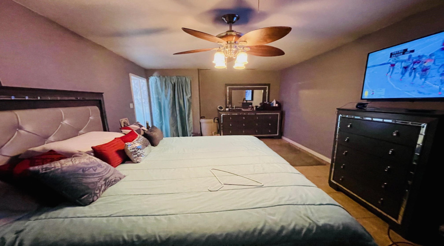 3012 St Isaac Lp, laredo, Texas 78046, 6 Bedrooms Bedrooms, 7 Rooms Rooms,3 BathroomsBathrooms,Residential,For Sale,3012 St Isaac Lp,20263351