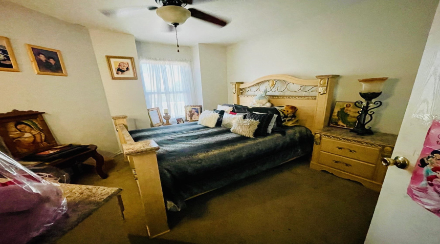 3012 St Isaac Lp, laredo, Texas 78046, 6 Bedrooms Bedrooms, 7 Rooms Rooms,3 BathroomsBathrooms,Residential,For Sale,3012 St Isaac Lp,20263351