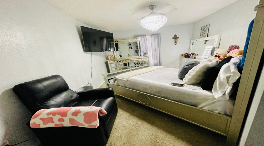 3012 St Isaac Lp, laredo, Texas 78046, 6 Bedrooms Bedrooms, 7 Rooms Rooms,3 BathroomsBathrooms,Residential,For Sale,3012 St Isaac Lp,20263351