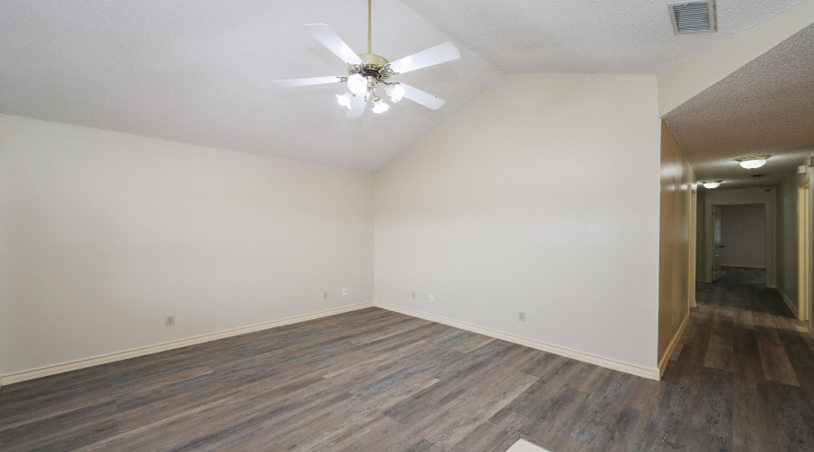 607 Gale St, Laredo, Texas 78041, 3 Bedrooms Bedrooms, 6 Rooms Rooms,2 BathroomsBathrooms,Residential,For Rent,607 Gale St,20263352