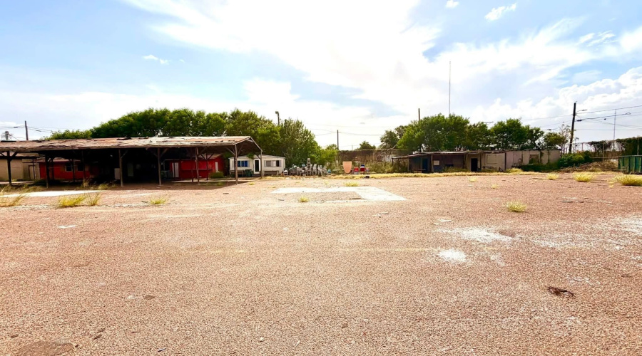 1902 Sanchez St, Laredo, Texas 78040, 1 Bedroom Bedrooms, 21 Rooms Rooms,2 BathroomsBathrooms,Commercial/industrial,For Sale,1902 Sanchez St,20263367