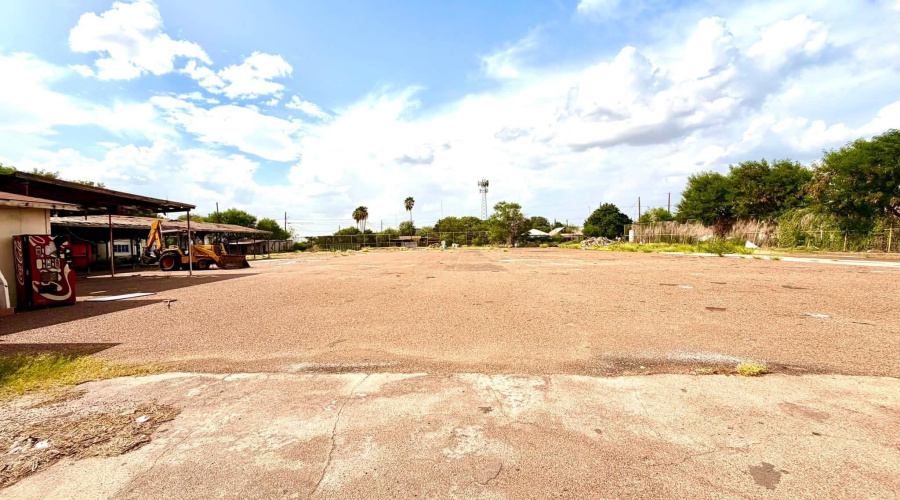 1902 Sanchez St, Laredo, Texas 78040, 1 Bedroom Bedrooms, 21 Rooms Rooms,2 BathroomsBathrooms,Commercial/industrial,For Sale,1902 Sanchez St,20263367