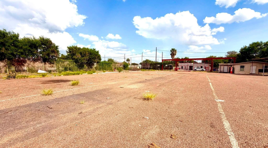 1902 Sanchez St, Laredo, Texas 78040, 1 Bedroom Bedrooms, 21 Rooms Rooms,2 BathroomsBathrooms,Commercial/industrial,For Sale,1902 Sanchez St,20263367