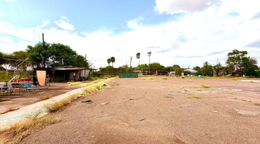 1902 Sanchez St, Laredo, Texas 78040, 1 Bedroom Bedrooms, 21 Rooms Rooms,2 BathroomsBathrooms,Commercial/industrial,For Sale,1902 Sanchez St,20263367