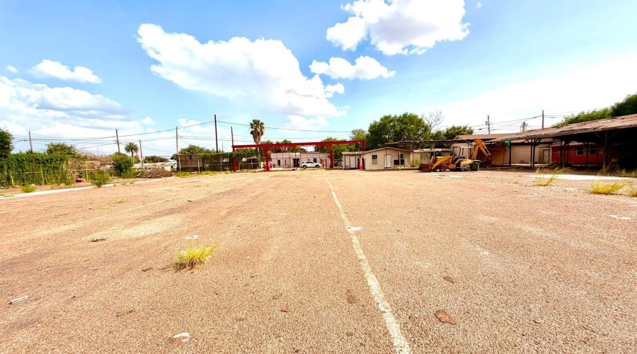 1902 Sanchez St, Laredo, Texas 78040, 1 Bedroom Bedrooms, 21 Rooms Rooms,2 BathroomsBathrooms,Commercial/industrial,For Sale,1902 Sanchez St,20263367