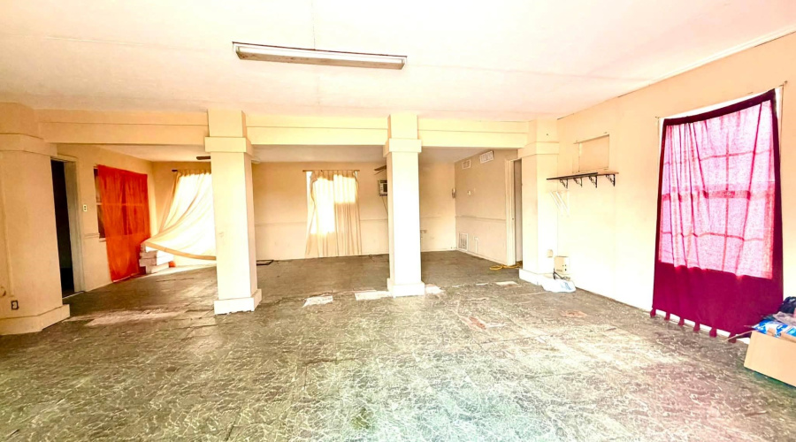 1902 Sanchez St, Laredo, Texas 78040, 1 Bedroom Bedrooms, 21 Rooms Rooms,2 BathroomsBathrooms,Commercial/industrial,For Sale,1902 Sanchez St,20263367