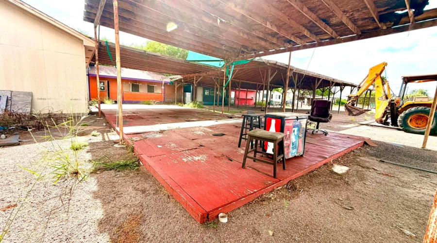 1902 Sanchez St, Laredo, Texas 78040, 1 Bedroom Bedrooms, 21 Rooms Rooms,2 BathroomsBathrooms,Commercial/industrial,For Sale,1902 Sanchez St,20263367