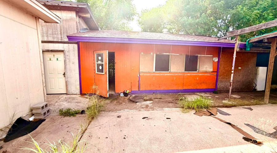 1902 Sanchez St, Laredo, Texas 78040, 1 Bedroom Bedrooms, 21 Rooms Rooms,2 BathroomsBathrooms,Commercial/industrial,For Sale,1902 Sanchez St,20263367