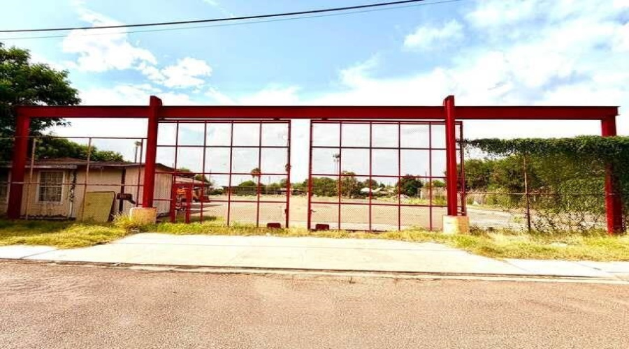1902 Sanchez St, Laredo, Texas 78040, 1 Bedroom Bedrooms, 21 Rooms Rooms,2 BathroomsBathrooms,Commercial/industrial,For Sale,1902 Sanchez St,20263367