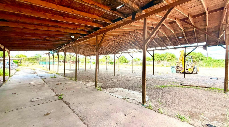 1902 Sanchez St, Laredo, Texas 78040, 1 Bedroom Bedrooms, 21 Rooms Rooms,2 BathroomsBathrooms,Commercial/industrial,For Sale,1902 Sanchez St,20263367