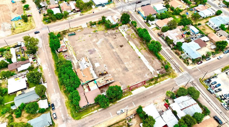 1902 Sanchez St, Laredo, Texas 78040, 1 Bedroom Bedrooms, 21 Rooms Rooms,2 BathroomsBathrooms,Commercial/industrial,For Sale,1902 Sanchez St,20263367