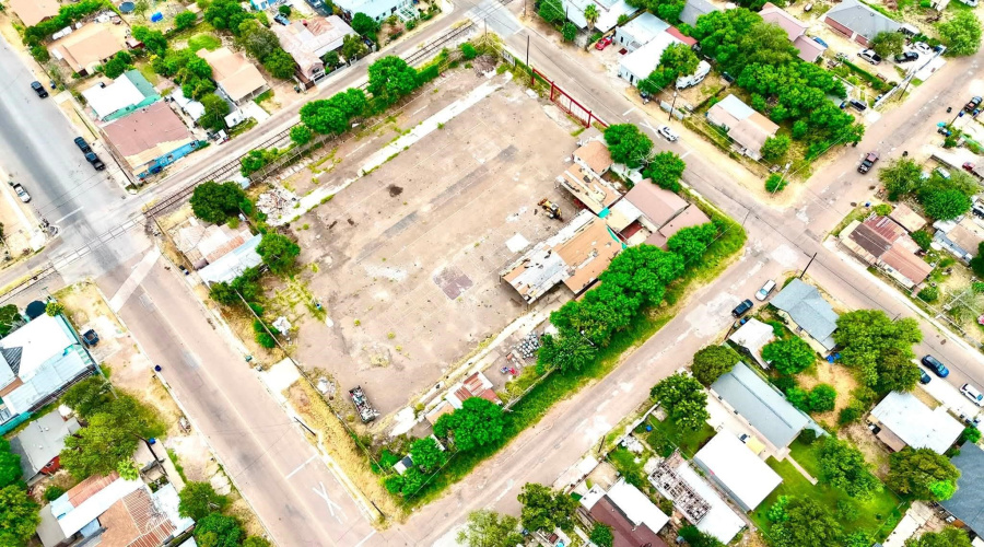 1902 Sanchez St, Laredo, Texas 78040, 1 Bedroom Bedrooms, 21 Rooms Rooms,2 BathroomsBathrooms,Commercial/industrial,For Sale,1902 Sanchez St,20263367