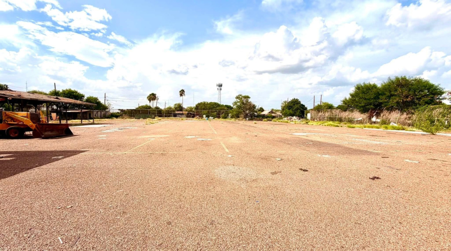 1902 Sanchez St, Laredo, Texas 78040, 1 Bedroom Bedrooms, 21 Rooms Rooms,2 BathroomsBathrooms,Commercial/industrial,For Sale,1902 Sanchez St,20263367