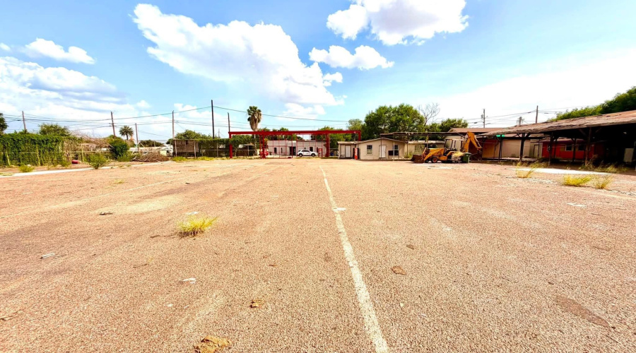 1902 Sanchez St, Laredo, Texas 78040, 1 Bedroom Bedrooms, 21 Rooms Rooms,2 BathroomsBathrooms,Commercial/industrial,For Sale,1902 Sanchez St,20263367
