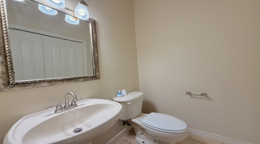 707 St James Dr, Laredo, Texas 78041, 3 Bedrooms Bedrooms, 6 Rooms Rooms,3 BathroomsBathrooms,Residential,For Rent,707 St James Dr,20263355