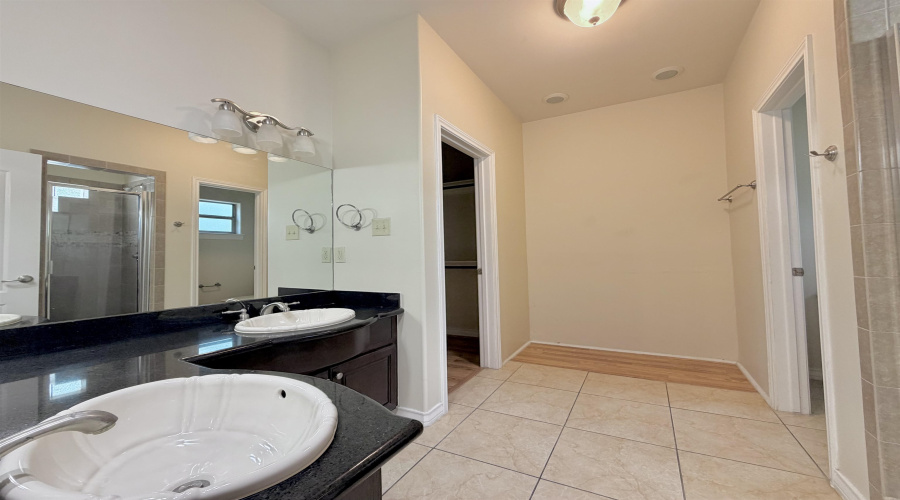 707 St James Dr, Laredo, Texas 78041, 3 Bedrooms Bedrooms, 6 Rooms Rooms,3 BathroomsBathrooms,Residential,For Rent,707 St James Dr,20263355