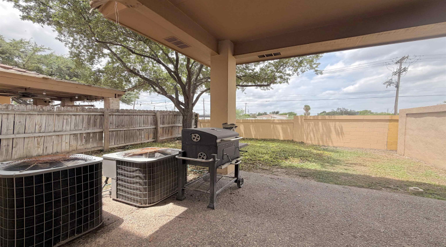 707 St James Dr, Laredo, Texas 78041, 3 Bedrooms Bedrooms, 6 Rooms Rooms,3 BathroomsBathrooms,Residential,For Rent,707 St James Dr,20263355